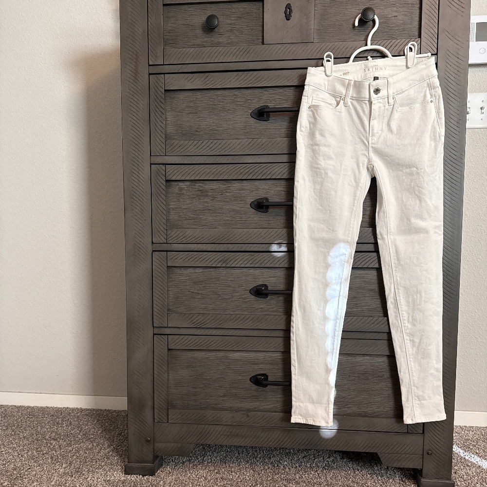 WHBM Petite white skinny jeans